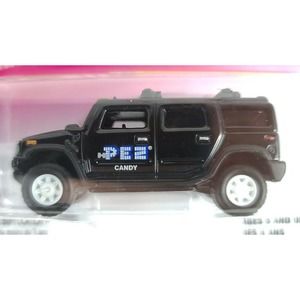 Johnny Lightning WHITE Lightning PEZ '04 HUMMER H2 SUV